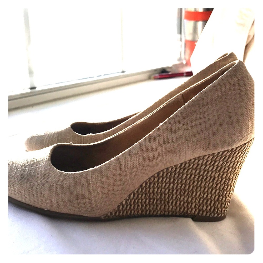 Aerosoles Wedge Pumps